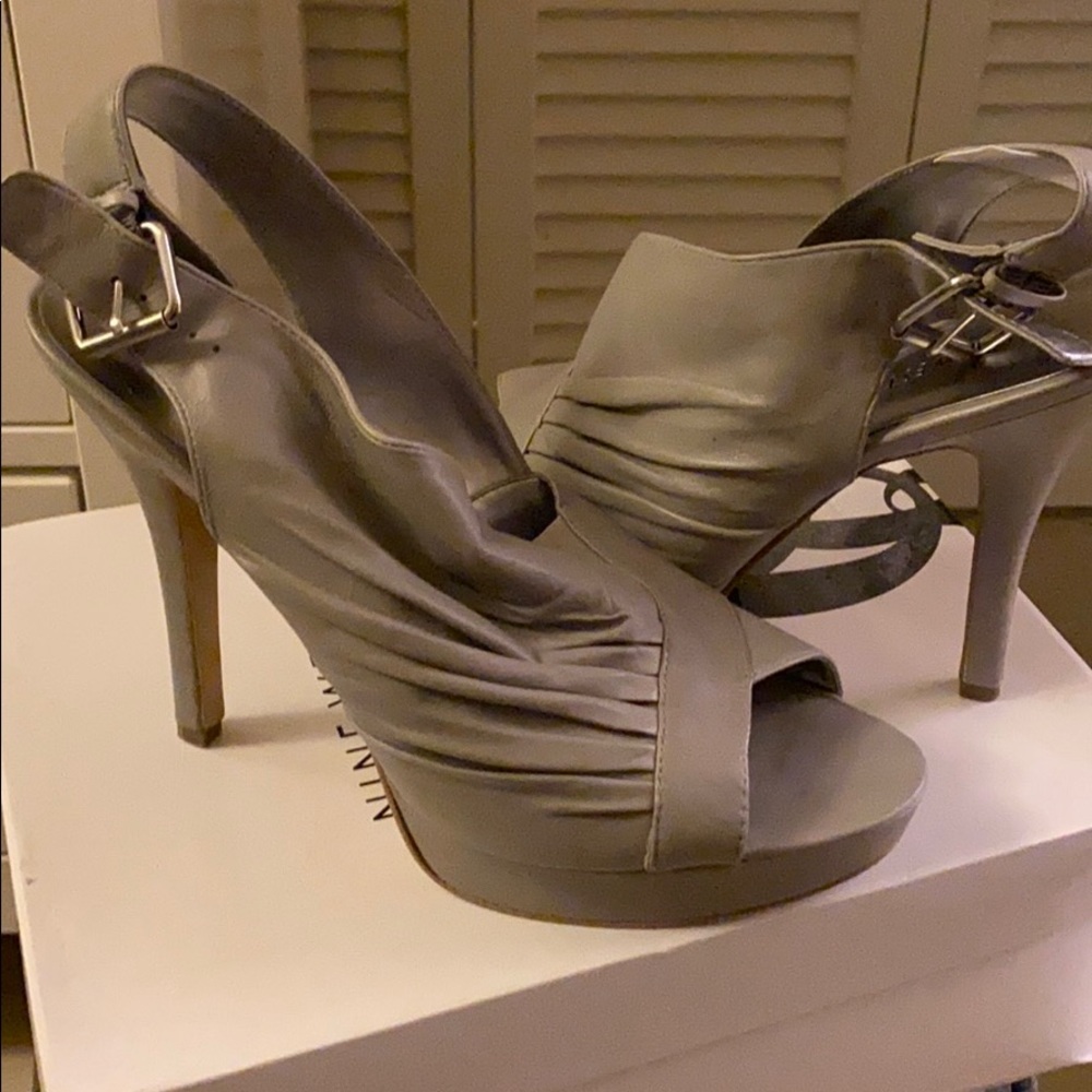 NINE WEST 3 1/2 inch sandals